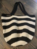 Rankų darbo nerta tašė