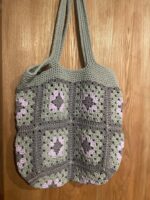 Rankų darbo vienetinė nerta tašė (40×42cm)